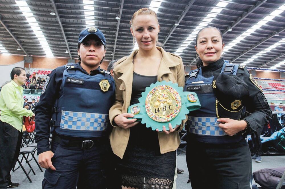Zulina Muñoz alcanzó las 10 defensas de su campeonato supermosca del Consejo Mundial de Boxeo, con su triunfo del sábado pasado (ARCHIVO. EL UNIVERSAL)