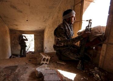 Clashes between Syrian fighters pose challenge for Turkey, U.S.