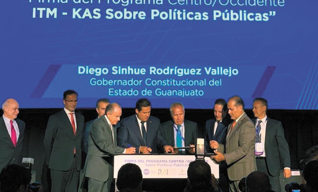 El mandatario de San Luis Potosí, Juan Manuel Carreras López, y los otros de la Alianza Centro-Bajío sostuvieron un encuentro.