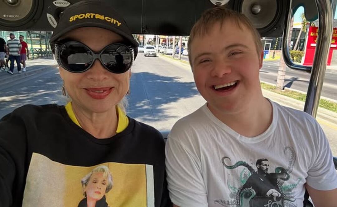 Luciano nació con síndrome de Down, una condición genética que requiere apoyo especializado para su desarrollo.  Luciano completó un diplomado en gastronomía y nutrición en la Universidad Anáhuac Sur, lo que ha sido celebrado por su madre como un gran logro.