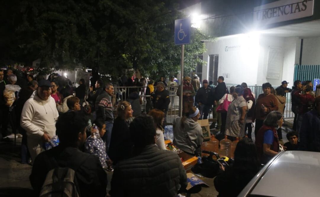 Apoyo a familiares de víctimas con comida, medicinas y víveres. Foto: Darío Luna / EL UNIVERSAL