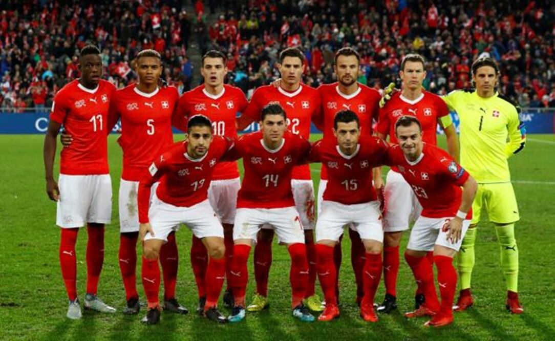 Reuters. La Selección de Suiza previo al juego ante Irlanda del Norte 