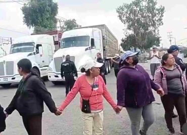 Vecinos de Chimalhuacán bloquean la México-Texcoco por falta de agua