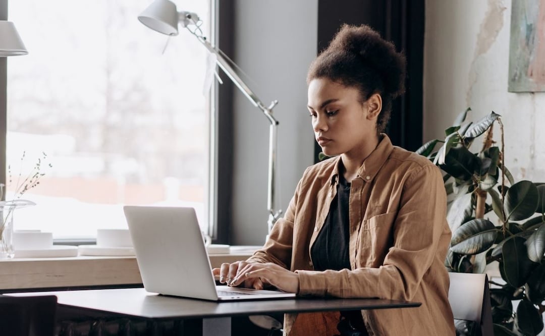 Mujer. Fuente: Pexels