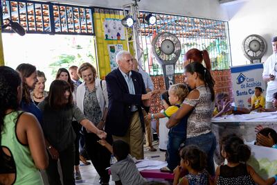 Mike Pence visita a refugiados venezolanos en Brasil; reitera críticas a Maduro
