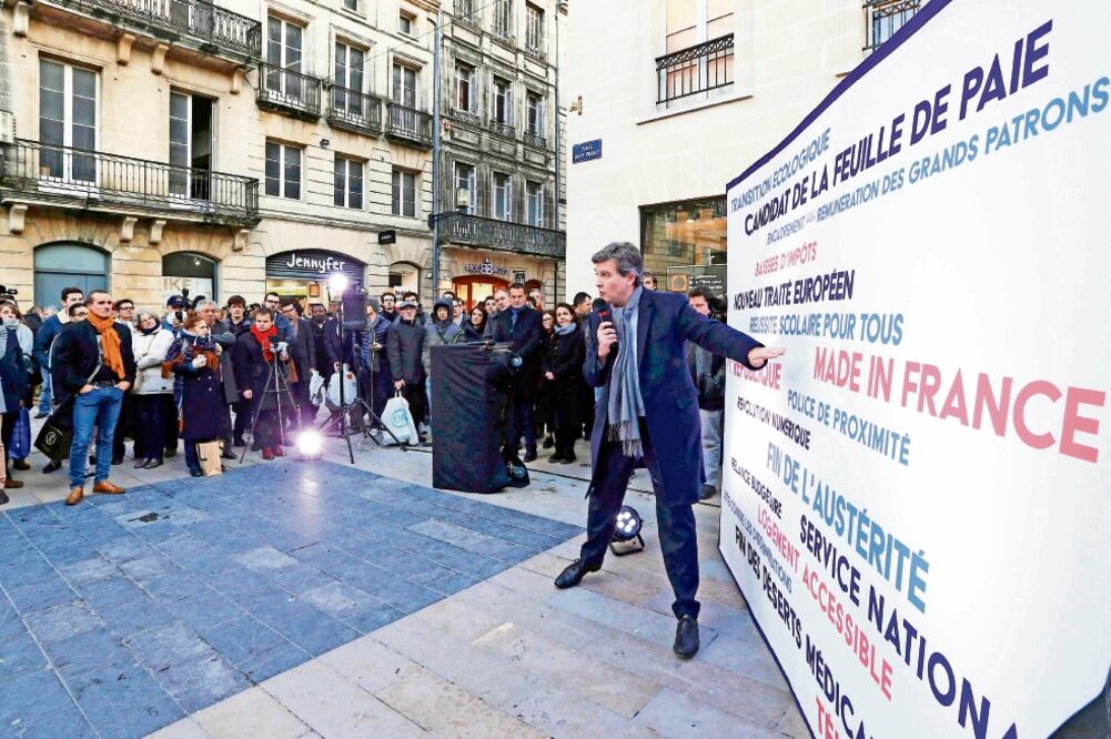 Arnaud Montebourg, candidato del Partido Socialista francés para las elecciones presidenciales primarias, se reunió con sus seguidores como parte de su campaña en Bordeaux, Francia. Los socialistas podrían verse afectados por los hackeos (REGIS DUVIGNAU)