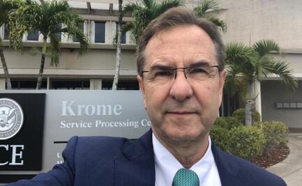 Tras reportes de malas condiciones, Esteban Moctezuma visita a mexicanos detenidos en Florida; "no están solos", dice