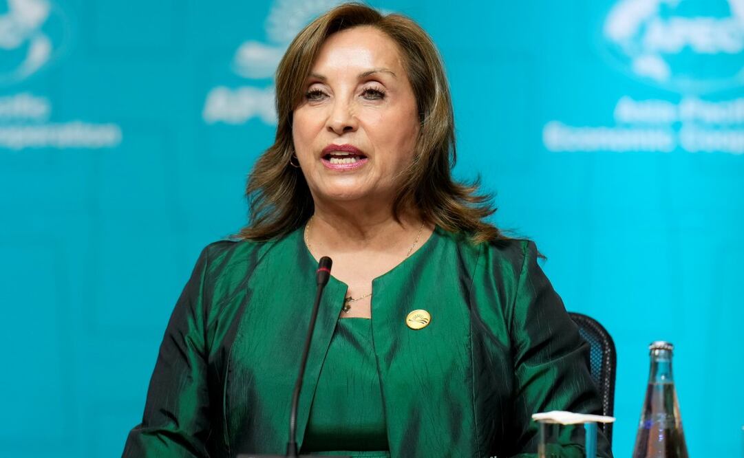 La presidenta peruana Dina Boluarte habla durante la cumbre anual de Cooperación Económica Asia Pacífico, el sábado 16 de noviembre de 2024, en Lima, Perú. Foto: AP