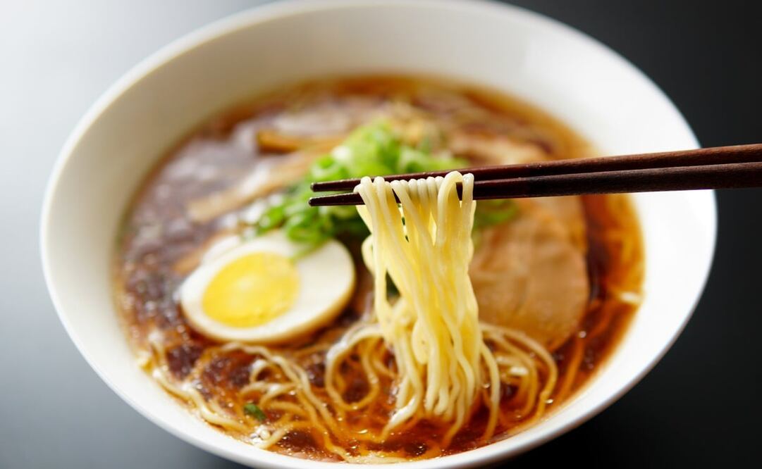 Puedes preparar delicias como ésta, con la ayuda de un joven chef japonés./ Foto: Istockphoto.