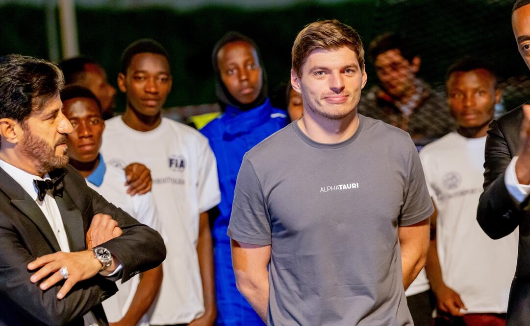 Max Verstappen cumple con su servicio comunitario en Ruanda - Foto: EFE