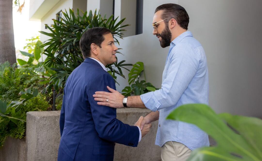 Bukele acepta recibir a migrantes que cometan crímenes en EU y a presos estadounidenses (03/02/2025). Foto: X @PresidenciaSV