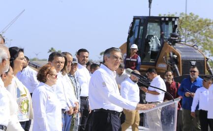 Américo Villarreal entrega equipo y maquinaria por 125.2 mdp; refuerza seguridad, obras y protección civil en Tamaulipas