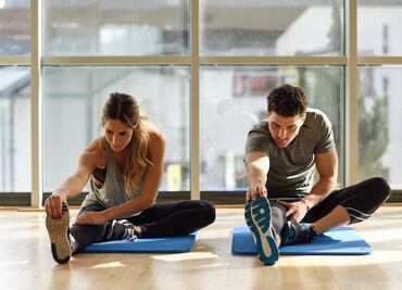 El ejercicio que mejora la postura y alivia molestias de la zona lumbar