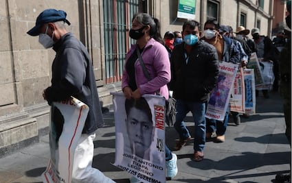 Entregará Sedena informe sobre caso Ayotzinapa al GIEI; familiares de los 43 acusan opacidad