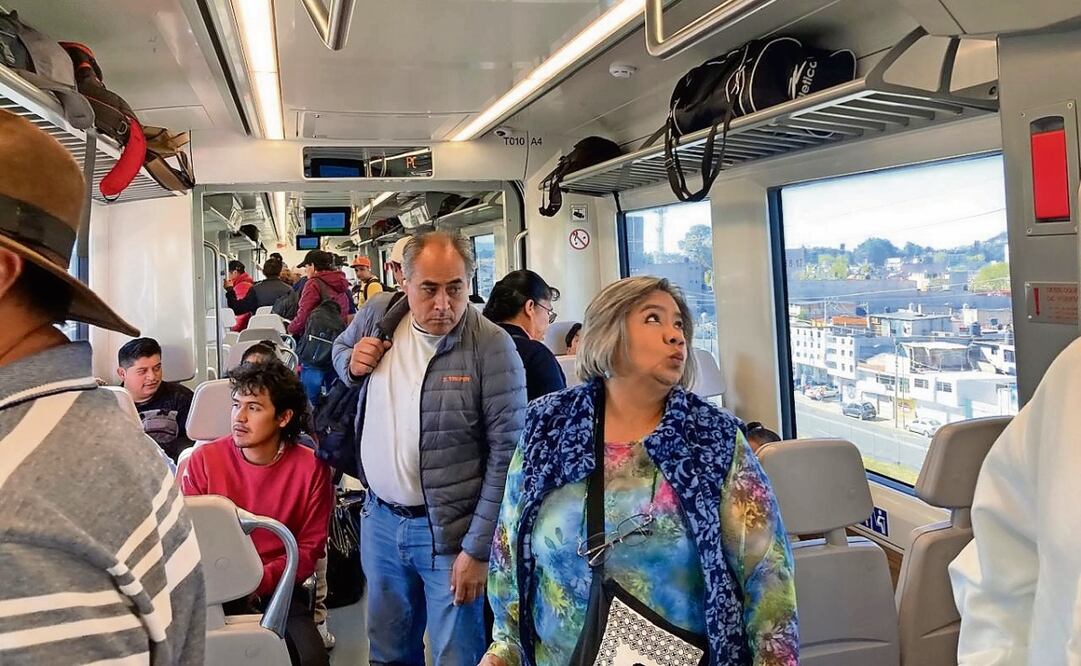 Cientos de personas van de Chapultepec a Toluca de paseo en Cablebus y tren eléctrico de México-Toluca. Foto: Rebeca Jiménez | El Universal