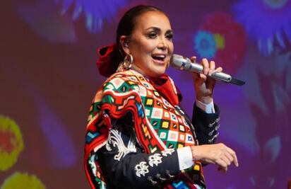 Aída Cuevas cancela show y genera suspicacia