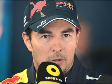 Checo Pérez se queja de George Russell, “había espacio suficiente para no chocar”