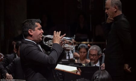 Pacho Flores, el trompetista que enaltece la obra de compositores latinoamericanos