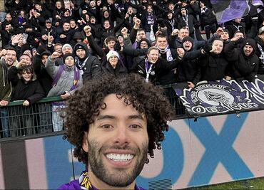 Afición del Anderlecht corea al Chino Huerta; el mexicano debutó con gol en Bélgica