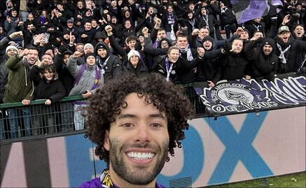 Afición del Anderlecht corea al Chino Huerta; el mexicano debutó con gol en Bélgica