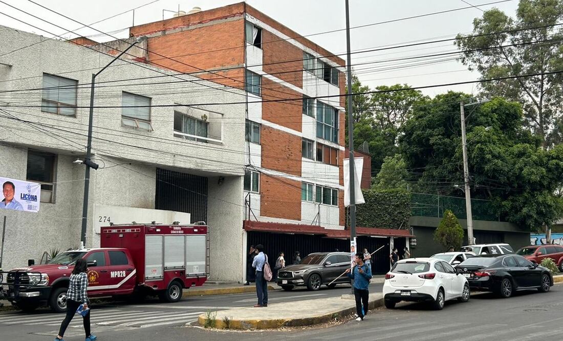 Vecinos del conjunto habitacional Copilco alertaron a los servicios de emergencia por la presencia de un aroma fétido que mandaba dentro de uno de los departamentos. Foto: Especial