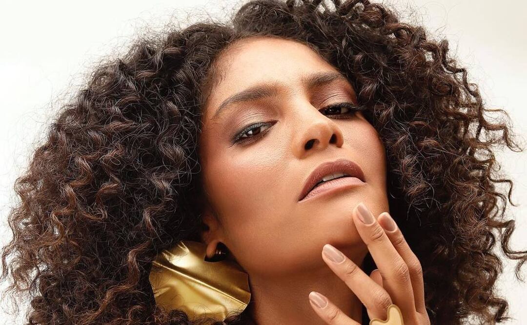 La actriz brasileña Barbara Reis luce un corte en tendencia / Foto: Instagram @barbaraareis