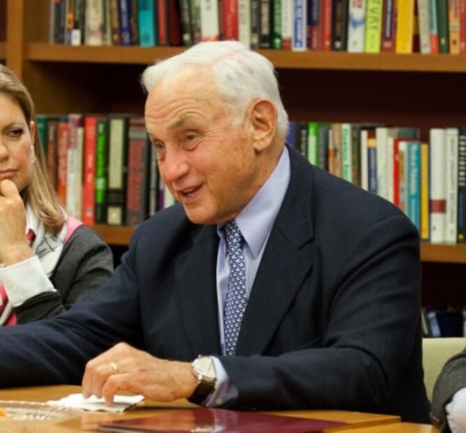 Dueño de Victoria’s Secret planea vender la marca tras polémicas 