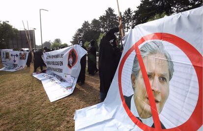 Entre protestas, llegaron candidatos por Edomex al debate