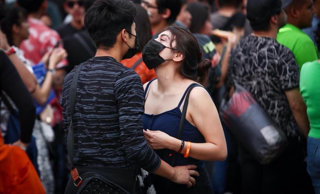 El amor en tiempos de Coronavirus COVID-19 en el Vive Latino. Foto: Diego Simón