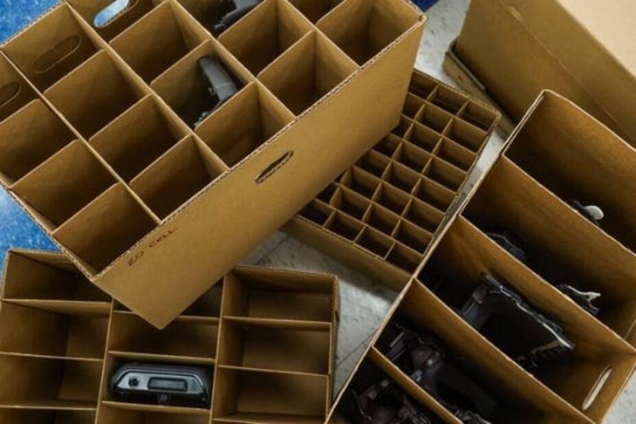 La simple caja de cartón que les ahorra millones de dólares a las marcas de autos