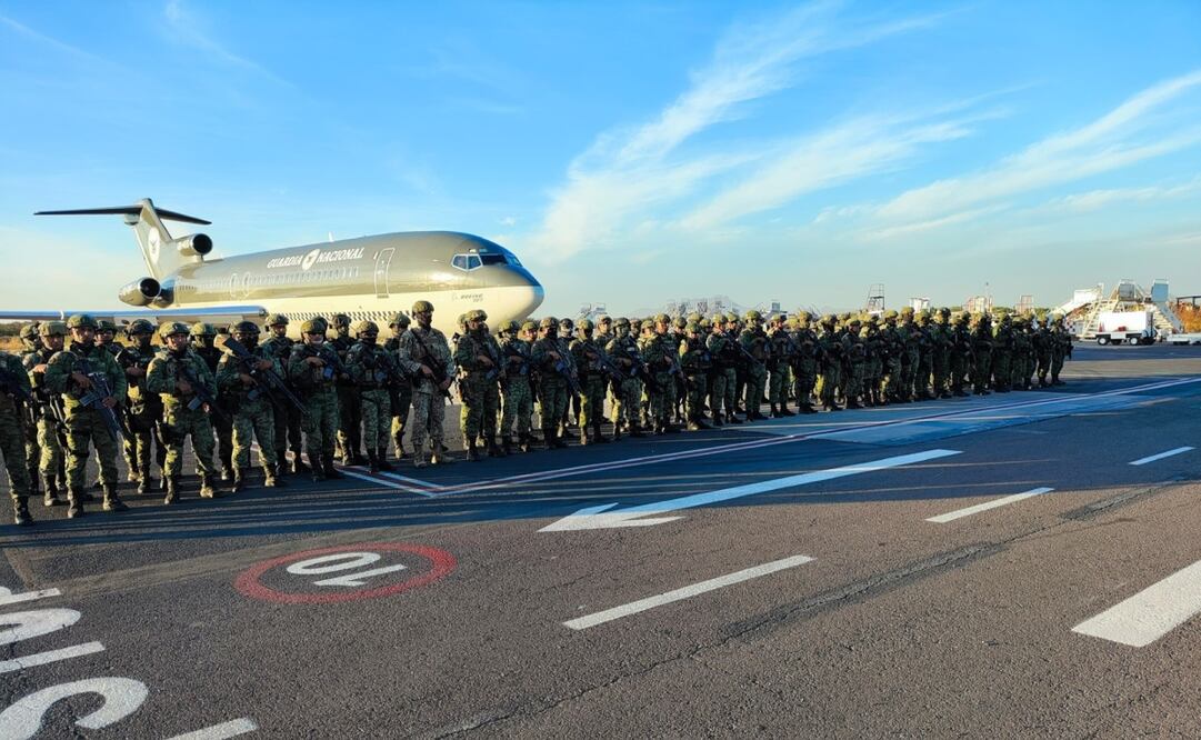 Refuerzan seguridad en Culiacán; arriba grupo de 100 militares tras jornada de violencia. Foto oficial
