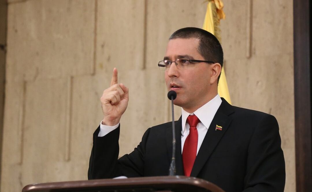 "Venezuela repudia toda acción que directa o indirectamente persiga justificar el aumento de las medidas unilaterales y coercitivas contra nuestra economía". (Foto: Twitter @CancilleríaVE)
