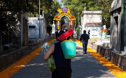 Más de 300 mil personas asistieron el 1 y 2 de noviembre a panteones de la CDMX