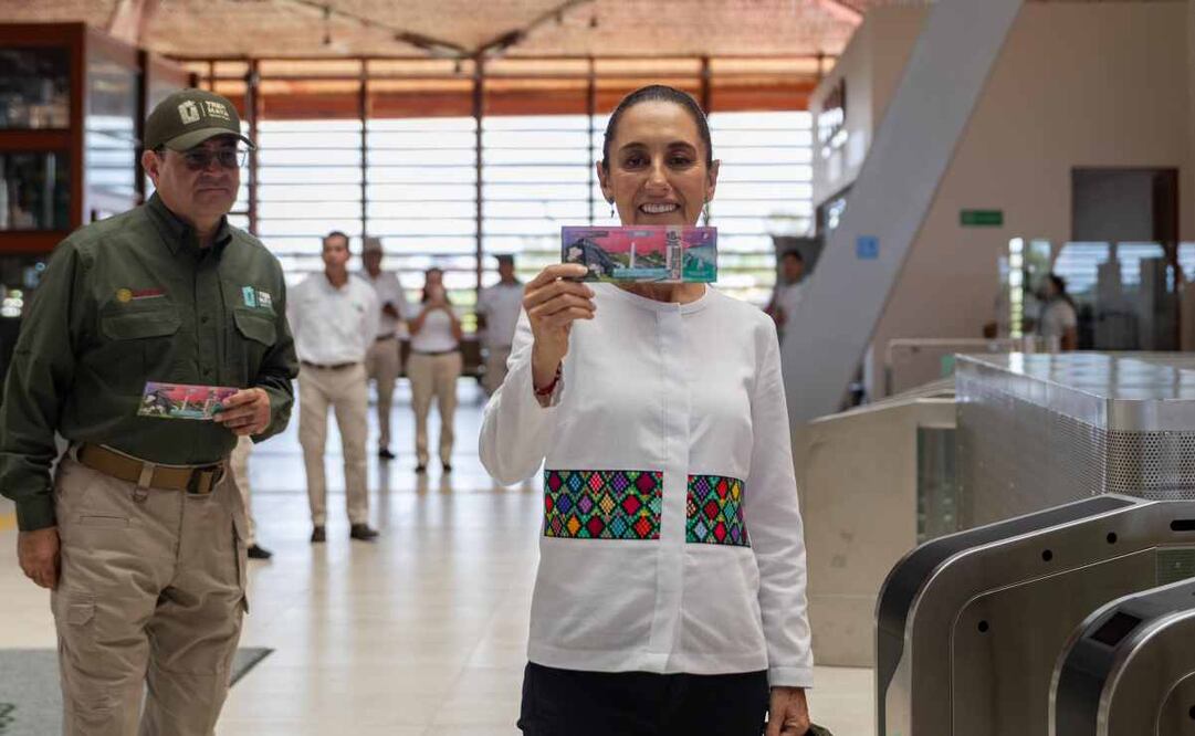 La presidenta Claudia Sheinbaum Pardo abordó el primer recorrido del tramo 6 y 7 del Tren Maya, Palenque-Chetumal. Foto: Hugo Salvador/EL UNIVERSAL