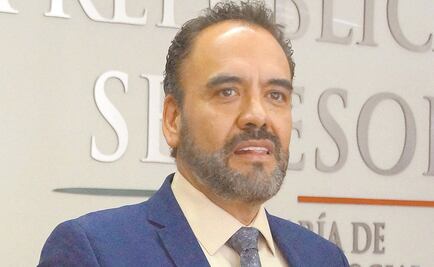 El superdelegado que gobierna... con todo y familia