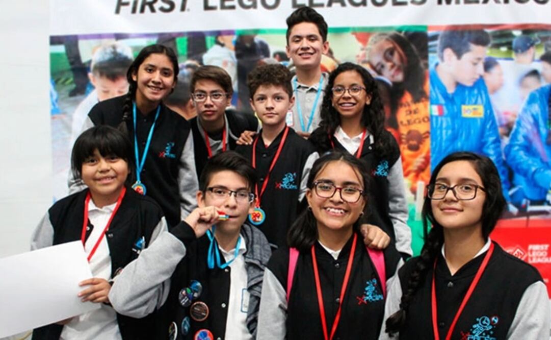 The children from Guanajuato received advice from professors Beatriz Sánchez, Ramón Castañeda, Juan Luis Bretón, and Beatriz Esmirna González - Photo: Xpacers