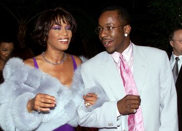 "Whitney Houston aspiró cocaína el día de nuestra boda"