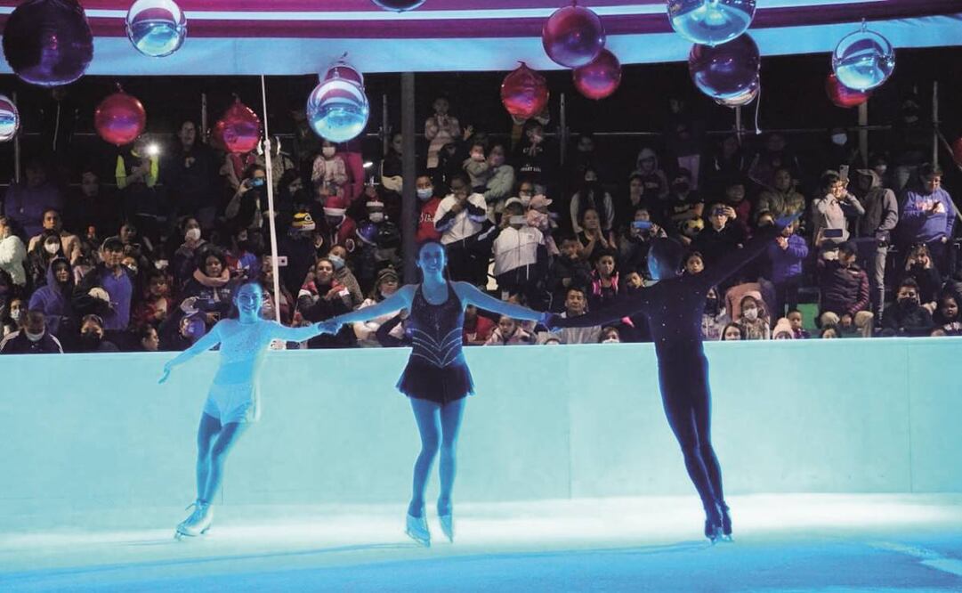 Durante la inauguración el alcalde Mauricio Tabe recibió la visita de Santa Claus.