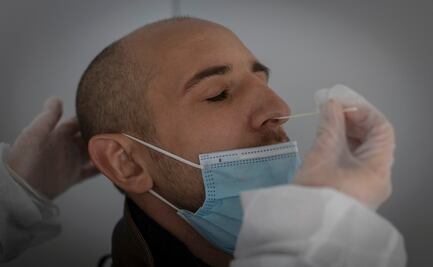 Francia reduce a 7 días el aislamiento de contagiados de Covid-19 si están vacunados