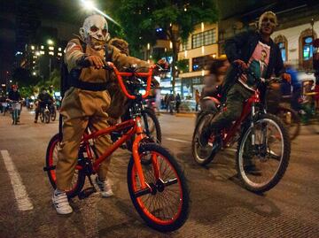 Hay nueva fecha para el Paseo Nocturno en bicicleta de Día de Muertos