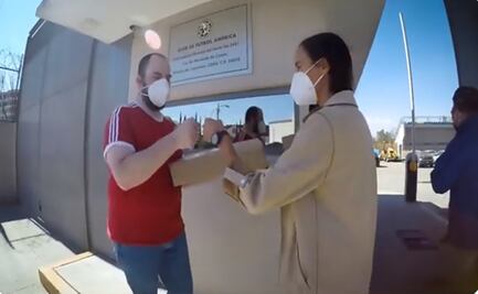 Agradecen con rosca de reyes a Claudia Carrión por su trabajo en América Femenil