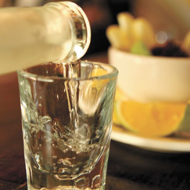 Par ticipación. Oaxaca produce 79% del mezcal envasado y es responsable de 90% de las exportaciones. ARCHIVO EL UNIVERSAL