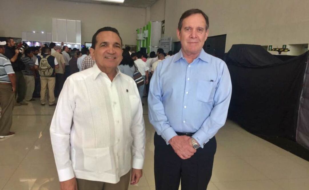 El presidente Nacional de la Confederación de Cámaras de Comercio, Servicios y Turismo, Enrique Solana Sentíes (derecha). Foto: YAZMIN RODRIGUEZ GALAZ