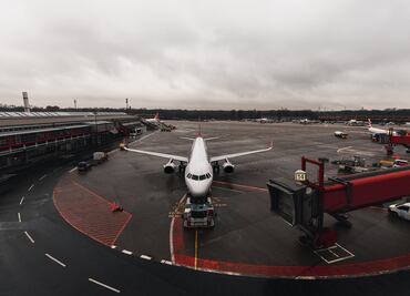 Ejército de Sudán destruye avión de Emiratos Árabes Unidos, reportan; aeronave transportaba a "mercenarios colombianos"