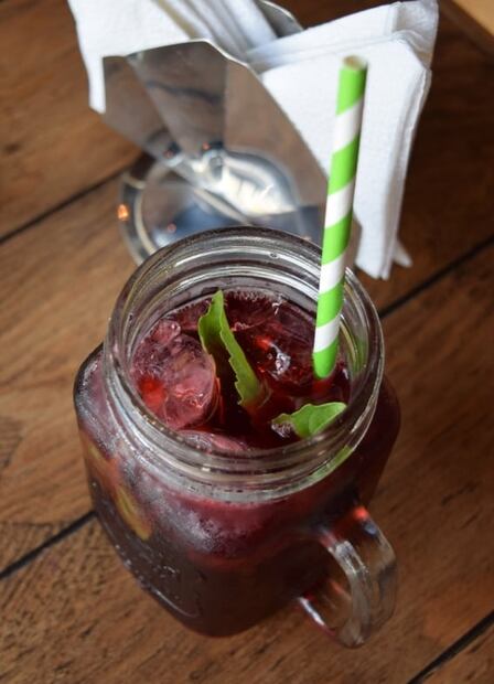 Esto es lo que pasa si tomas agua de jamaica tres veces al día