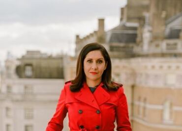 VIDEO: Presentadora de la BBC hace "Britney señal" en vivo y desata polémica