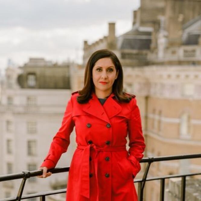 Maryam Moshiri, presentadora israelí de la BBC que causó polémica. FOTO: @BBCMaryam