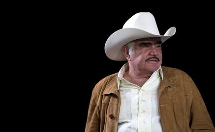 Médicos detallan cómo fue la caída de Vicente Fernández; el cantante está despierto con sedación mínima