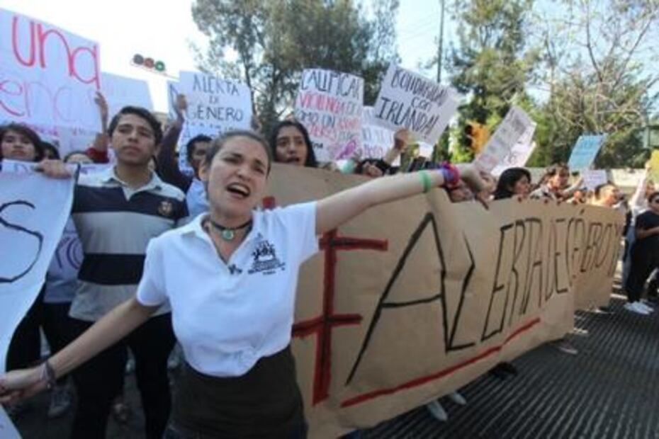 Universitarios exigen alerta de género en Puebla tras agresión a alumna