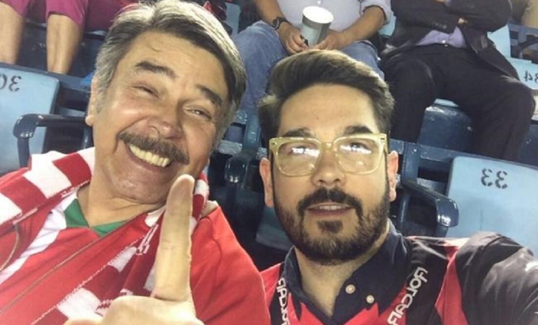 The Mexican comedian and his son were attacked by fans of the Cruz Azul that were allegedly drunk. (Photo: Taken from Twitter @JORGEODEPINEDO)